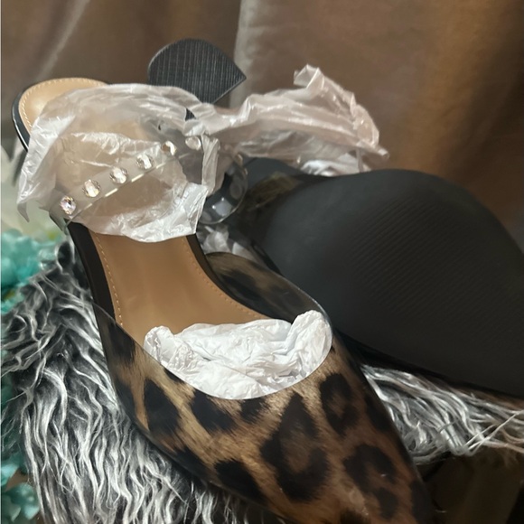 Leapord pointy heeled shoes NWT - Picture 9 of 12